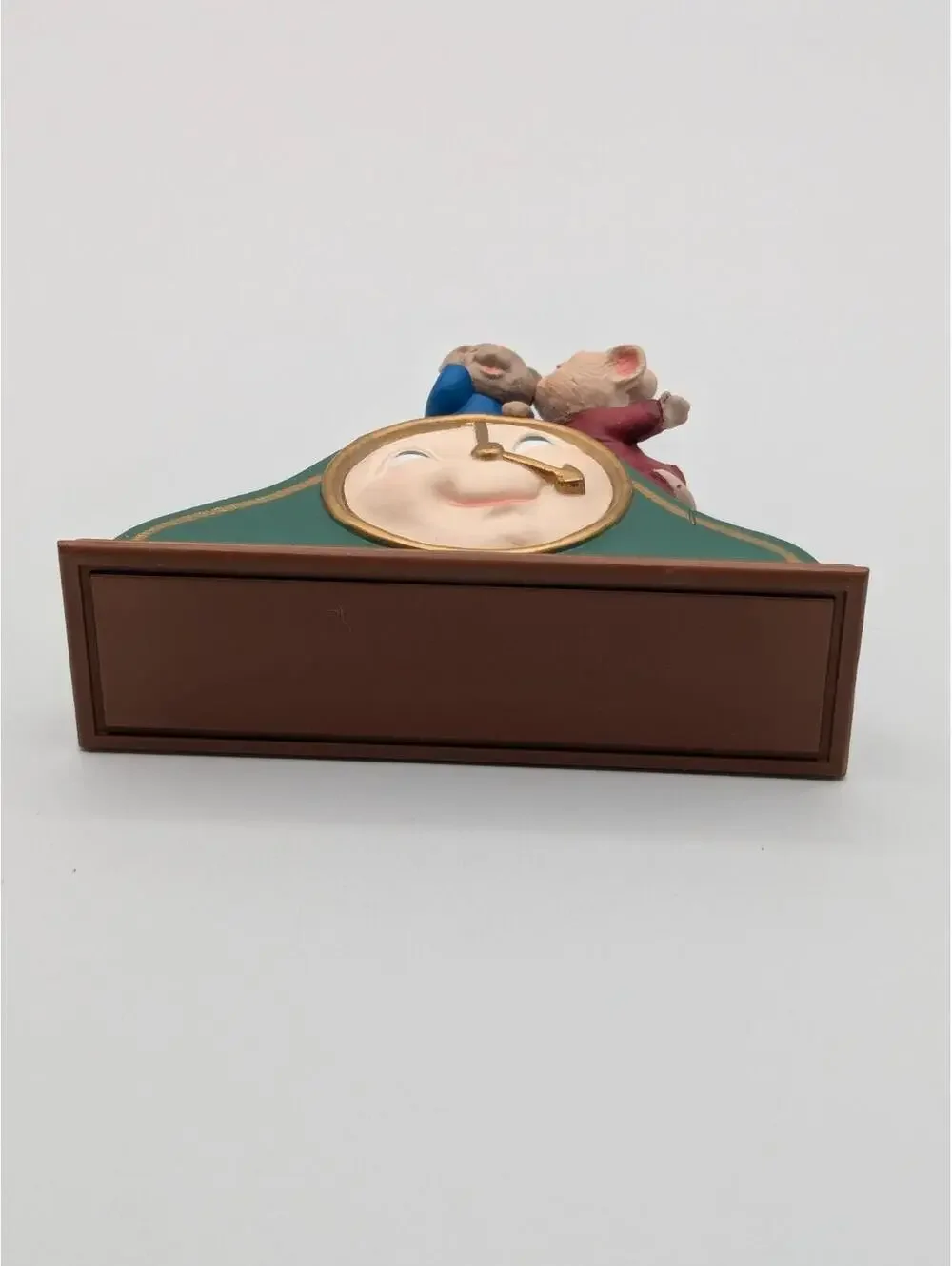 Hallmark Keepsake In a Heartbeat 1995, Christmas is the Time for Love Ornament